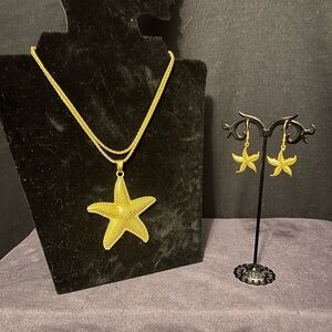 Gold Tone Starfish Necklace and Earring Set